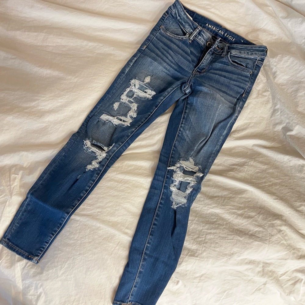 jeans. size 4. super stretch #jeggings #rippedjeans #stretch